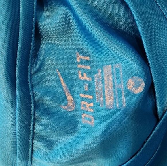 NIKE Dri-Fit Dryfit Tshirt L - Picture 4 of 4